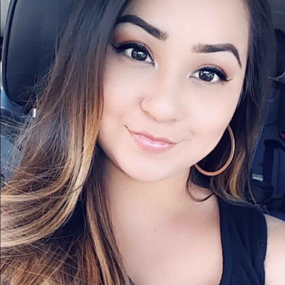 Meet your Posher, Destini